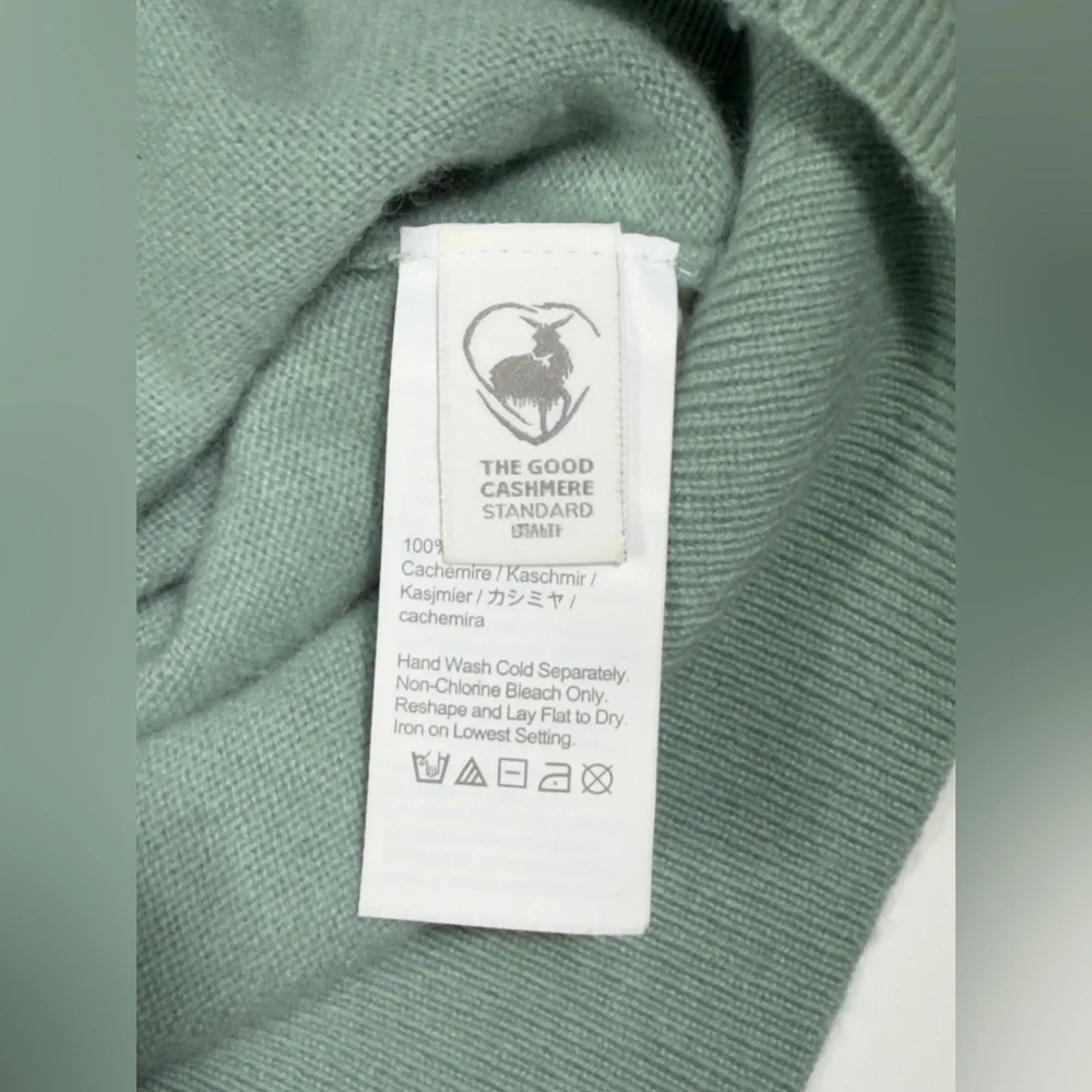 J. Crew Green Crew Neck Sweater 100 % CASHMERE 💚🪾